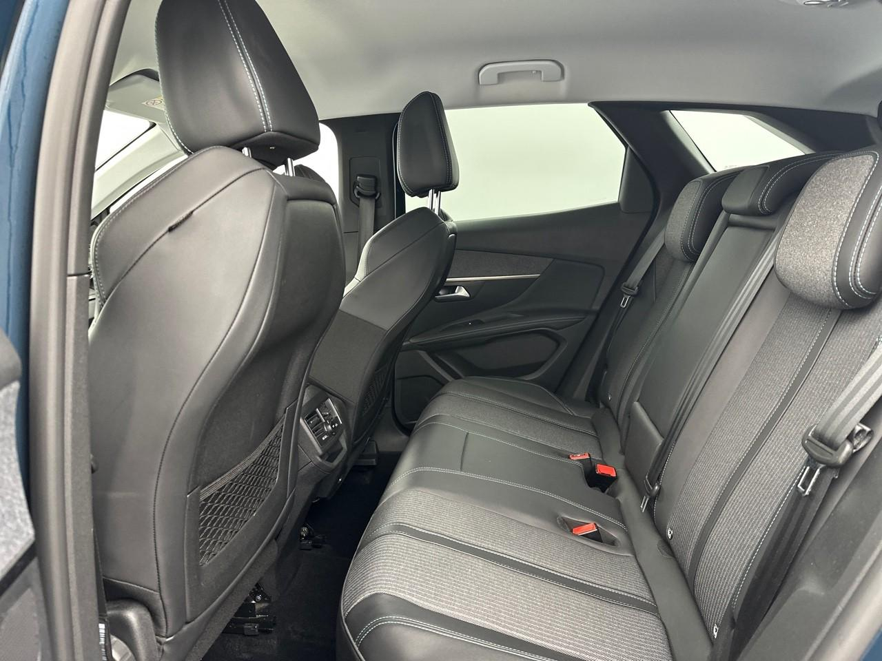 Peugeot 3008 hybrid 225 e-eat8 allure pack — photo 12