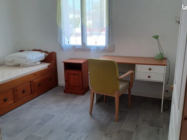 Loue deux chambres dans co-location meublée dans une maison de ville proche centre ville ANGERS et C