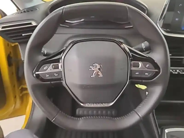 Peugeot 208 puretech 75 s&amp;s bvm5 — photo 9