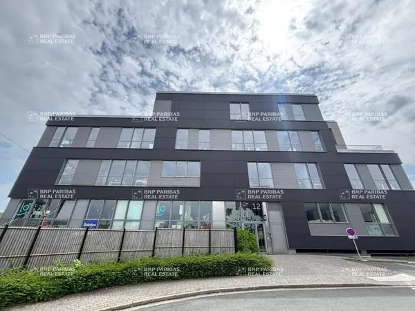 Bureaux 599 m²
