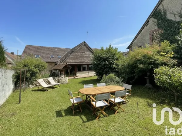 Maison 7 pièces 260 m²