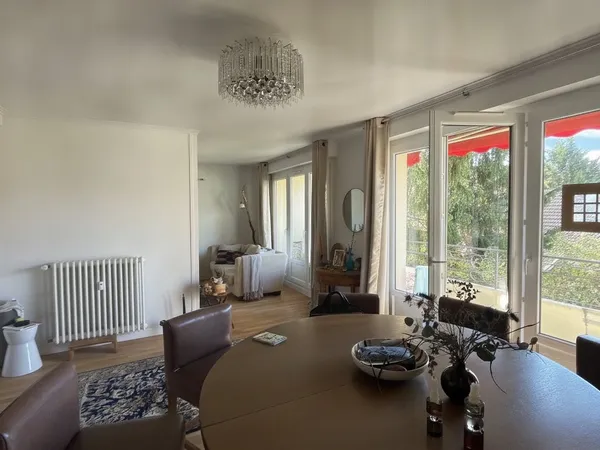 DIJON QUARTIER VICTOR HUGO T4 98 m2 AVEC BALCON-TERRASSE,