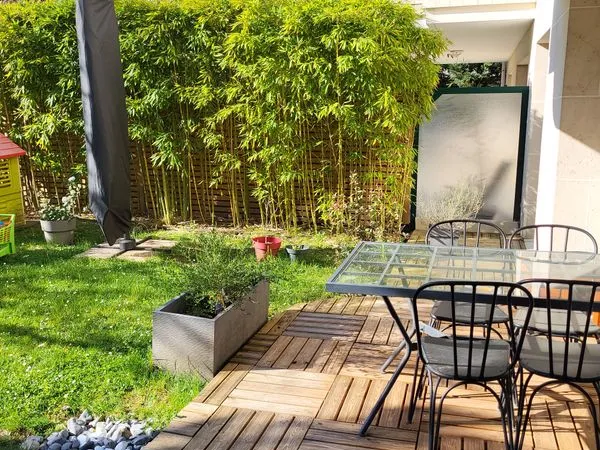 Lumineux T4 de 85 m² avec vaste jardin privatif de 320 m²