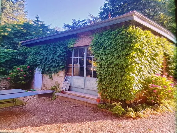 Loue du 4 au 8 decembre pour la fete des lumieres maison individuelle pour 4 personnes a 15 mns du c