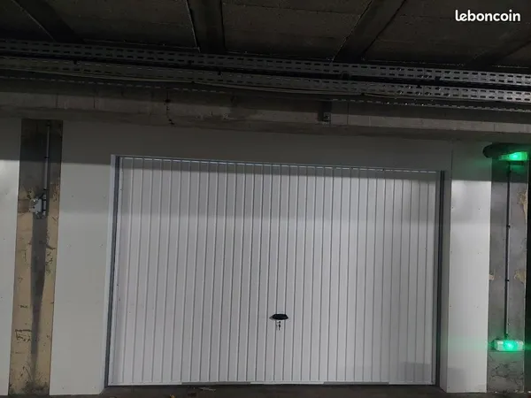 Grand garage fermé 26m2