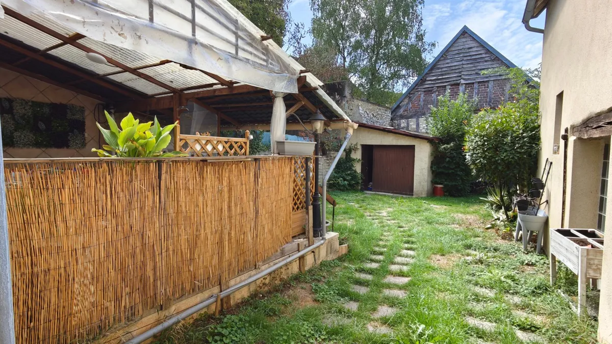 Photo 1