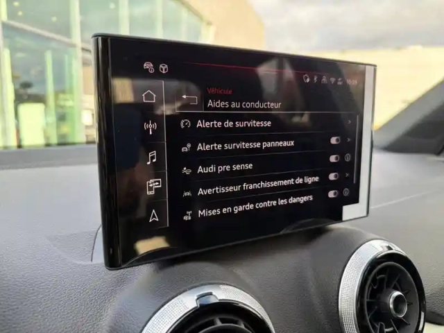 Audi Q2 35 tfsi 150 s tronic 7 — photo 23