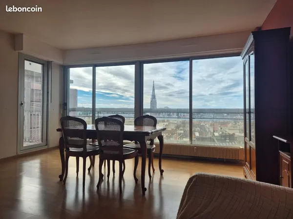 Appartement T3 meublé rénové - 84 m² - Grand balcon - Vue panoramique - Mulhouse centre