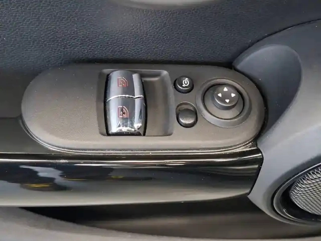 Mini Mini hatch 3 portes cooper 136 ch dkg7 — photo 30
