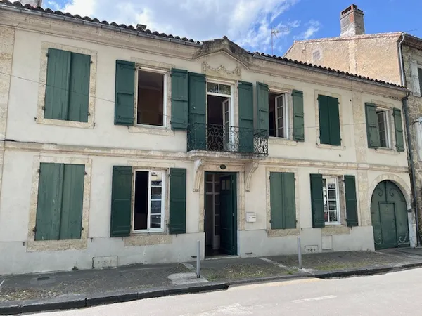 Maison 6 pièces 240 m²