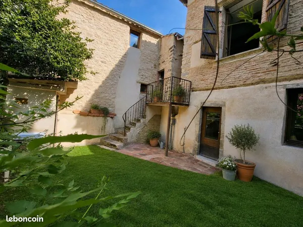Maison de village, 170 m², avec jardinet clos | Vue dégagée à Saint-Antonin-Noble-Val