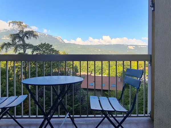 Appartement T2 55m2 + Balcon 15m2 / Vue dégagée sur Vercors