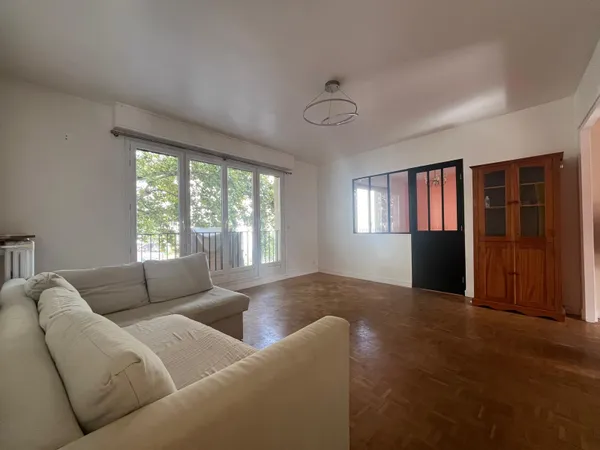 Appartement T4 BOURG LA REINE à louer