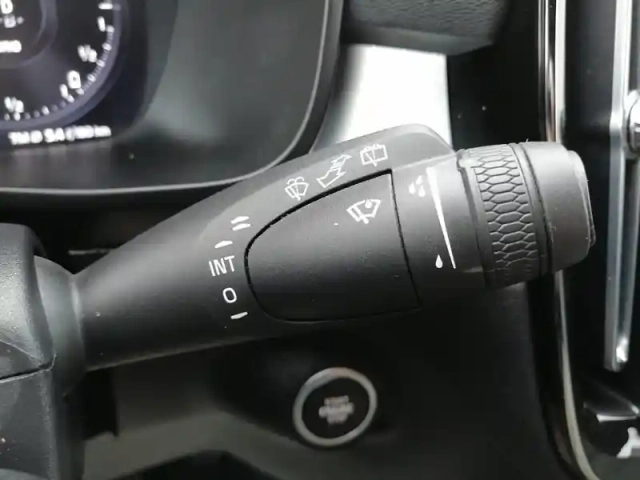 Volvo Xc40 t4 recharge 129+82 ch dct7 — photo 14