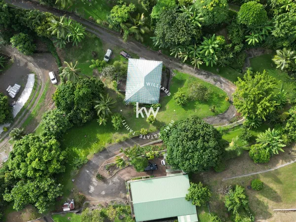 Punaauia - Grande propriété sur terrain de 4 800 m²