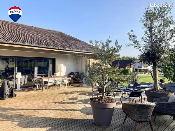 Maison 7 pièces 217 m²