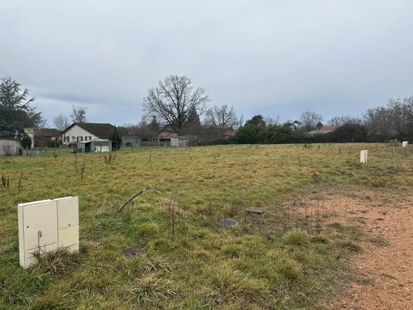tres beau terrain constructible 663 M2
