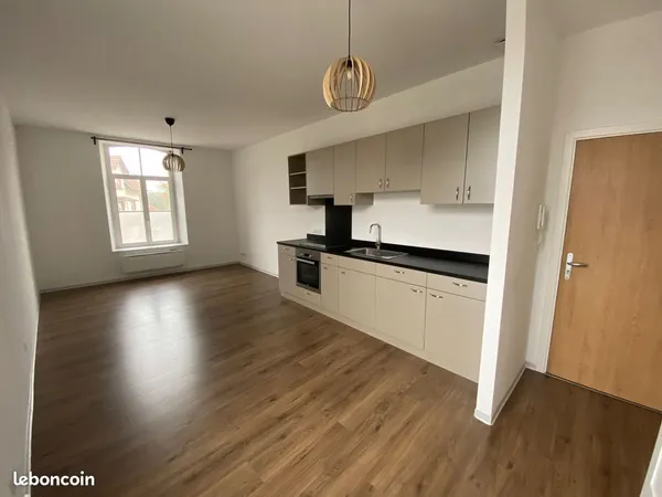 2 pièces 50 m2 rez-de-chaussée