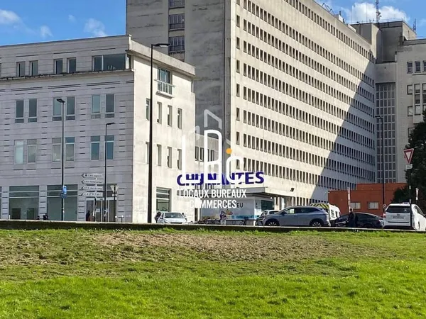 Local commercial 238 m²