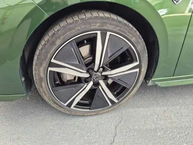 Peugeot 308 phev 180 e-eat8 — photo 50