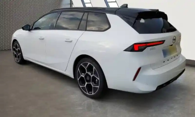 Opel Astra sports tourer 1.2 turbo hybride 136 ch e-dct6 — photo 4
