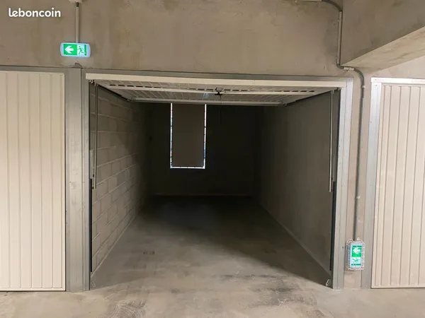 Loue garage fermé