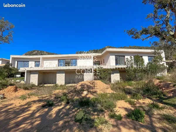 Villa 6 pièces 185 m²
