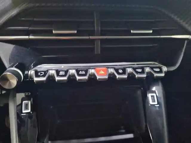 Peugeot 2008 puretech 130 s&amp;s bvm6 — photo 25