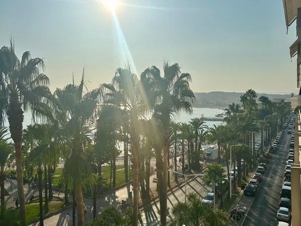 Cannes croisette somptueux 3 pièces face mer