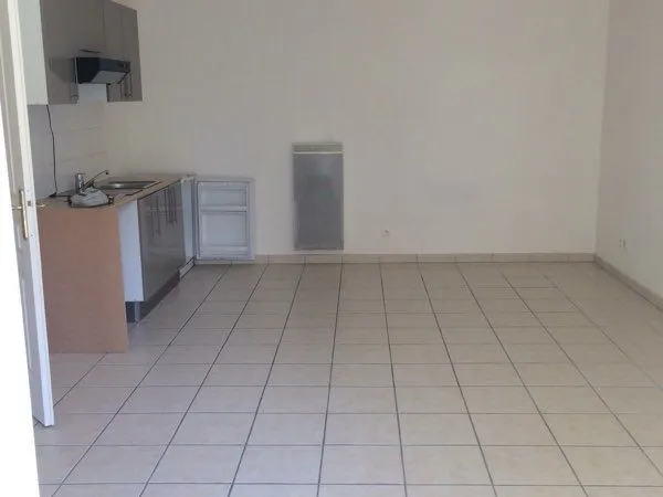 Location Studio 32 m² Orléans + Parking