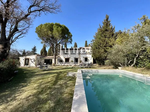 Maison 7 pièces 220 m²