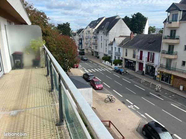 231 avenue Delattre de Tassigny, balcon de 11m2, parking, marché à 200m