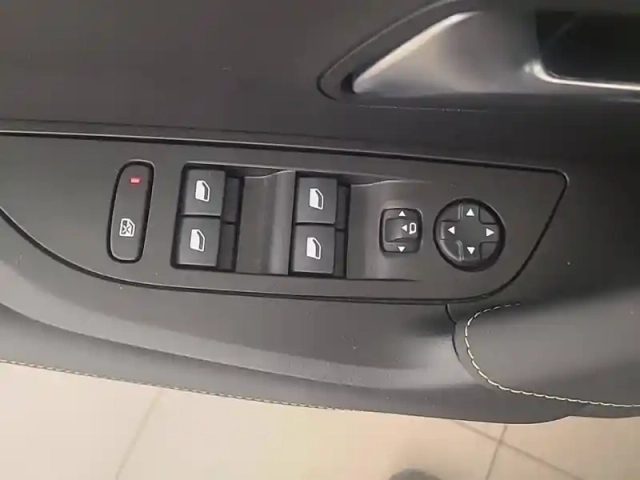 Peugeot 2008 puretech 130 s&amp;s eat8 — photo 90