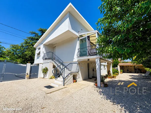 Maison 5 pièces 160 m²