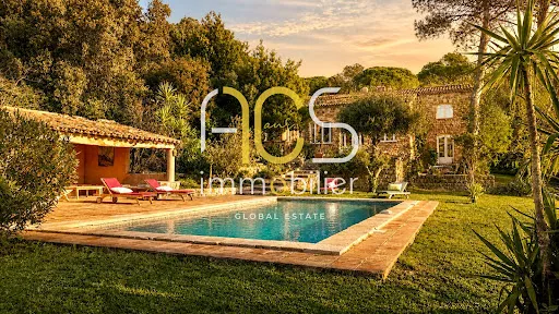 Villa 8 pièces 300 m²