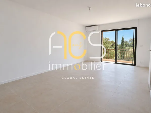 Studio 1 pièce 30 m²