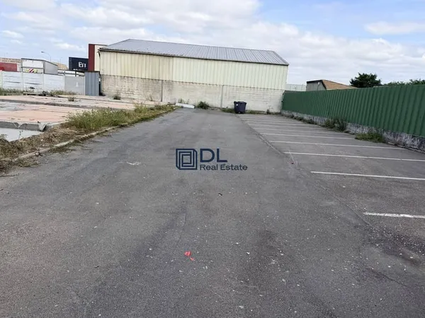 Local commercial 180 m²