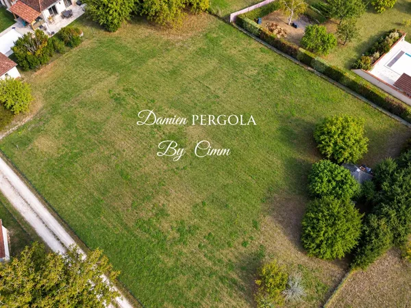 Montignac-Lascaux – Terrain plat de 1 176 m² à deux pas du centre-ville