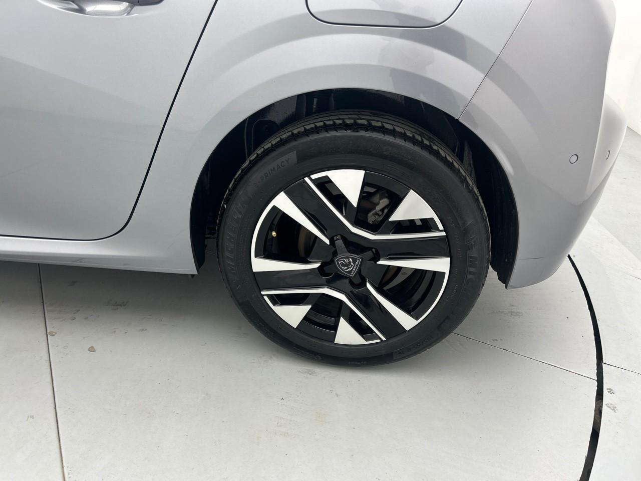 Peugeot 208 100 s&s bvm6 allure — photo 16