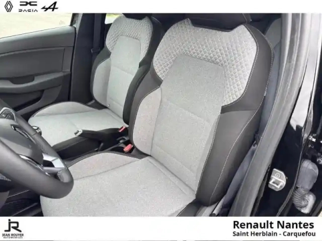Renault Clio 1.0 tce 90ch evolution — photo 9