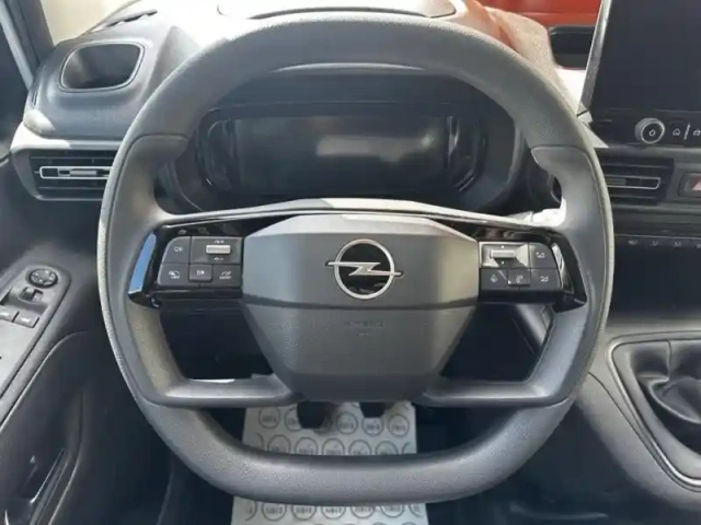 Opel Combo cargo m 650kg bluehdi 100ch s&amp;s pack premium connect — photo 11