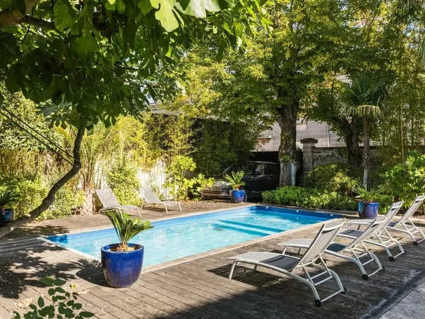 Chartreuse historique avec piscine, parking - Parc Bordelais
