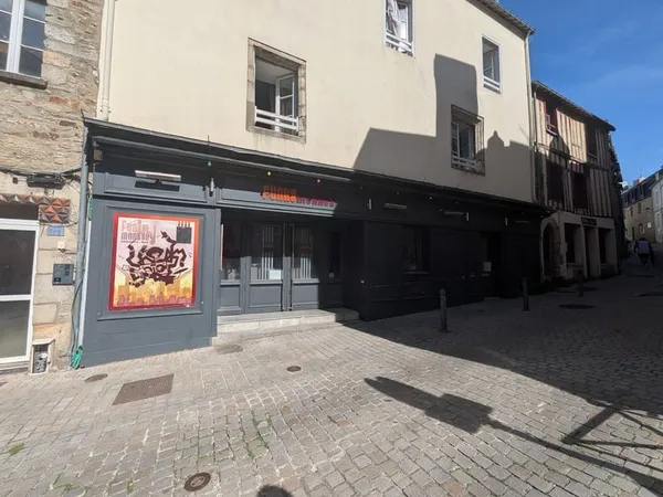 EXCLUSIVITÉ - VANNES CENTRE HISTORIQUE - LOCAL COMMERCIAL 1