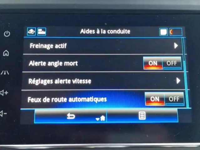 Renault Kadjar intens blue dci 115 edc — photo 10