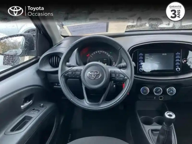 Toyota Aygo x 1.0 vvt-i 72ch dynamic — photo 8
