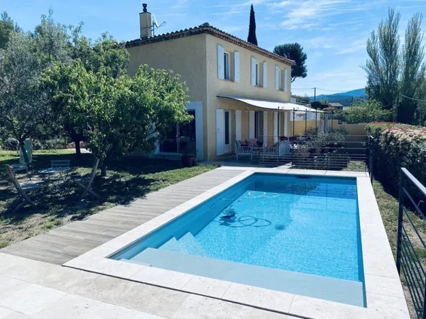 Villa piscine avec vue dégagée, au calme, proche centreville