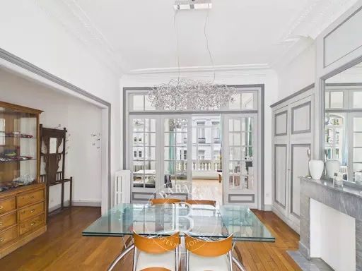 Maison 9 pièces 210 m²