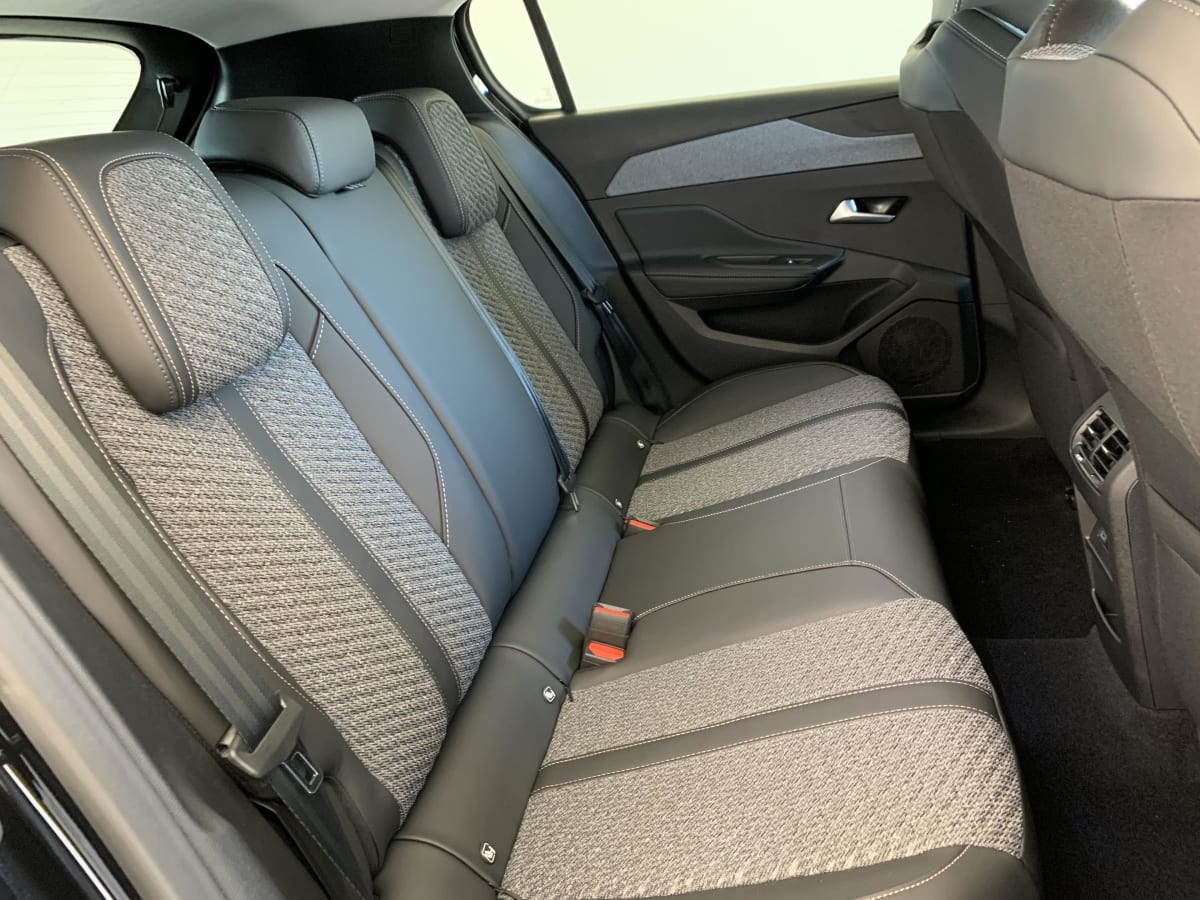 Peugeot 308 — photo 10