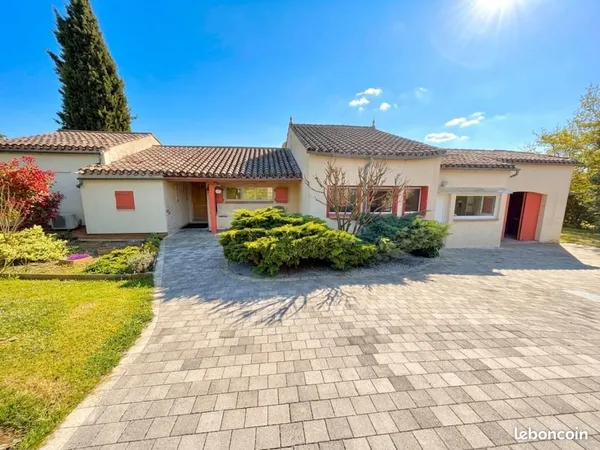 Maison 8 pièces 210 m²