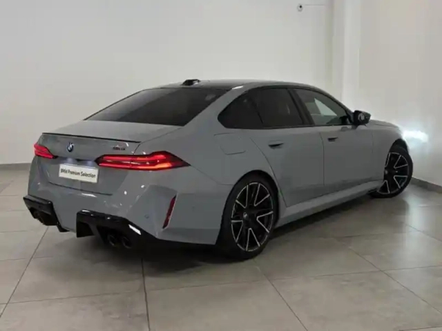Bmw Serie 5 m5 4.4 v8 phev 727ch (585+197) — photo 2